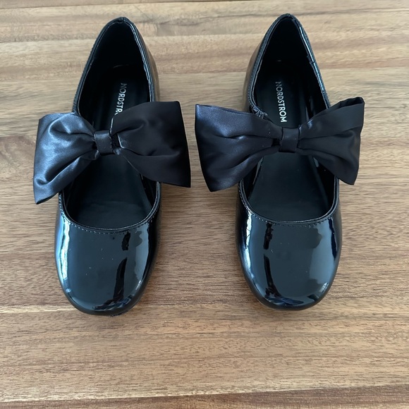 Nordstrom Other - Nordstrom Black Patent Leather Shoes with Bow